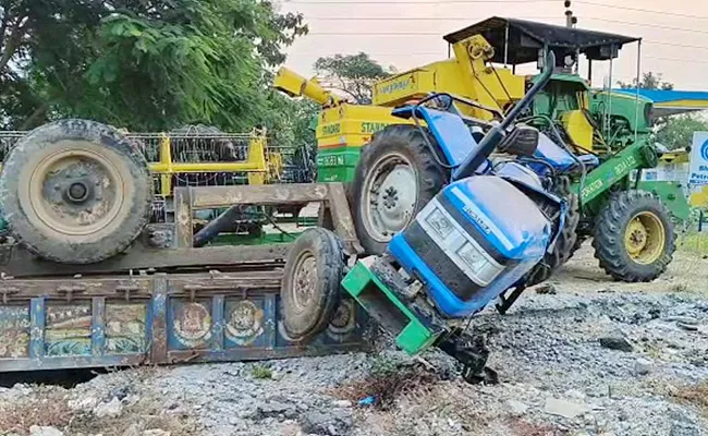 Lorry Collied With Tractor At Suryapet District - Sakshi