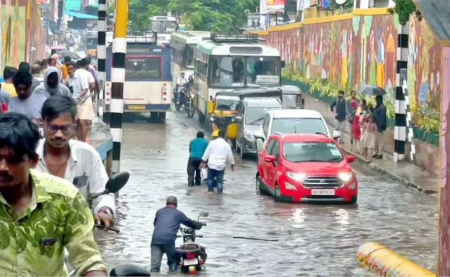 Roads Closed Due To Heavy Rain In Nellore District - Sakshi