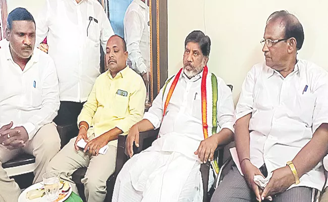 CLP Leader Mallu Bhatti Vikramarka Lashes Out TRS BJP - Sakshi