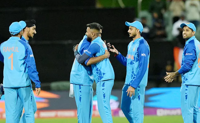 K Srikkanth Wants Hardik Pandya To Lead India In T20 WC 2024 More Hoodas - Sakshi