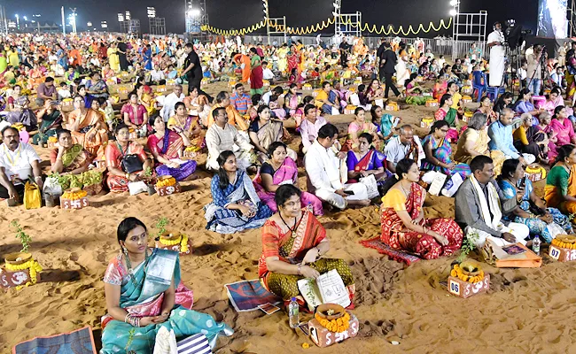 Karthika Masam Special: Heavy Crowd At RK Beach - Sakshi