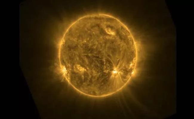 Viral Video: Snake Like Filament Crawling Across The Suns Surface  - Sakshi