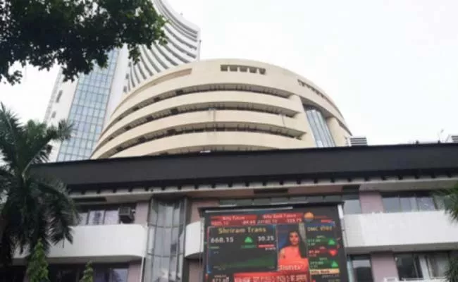 Stock Market Updates: Sensex Regains 62k, Closes At All-time High Of 61981 - Sakshi