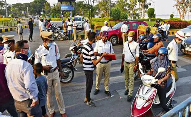 Police has Tightened Traffic Rules in Hyderabad City - Sakshi