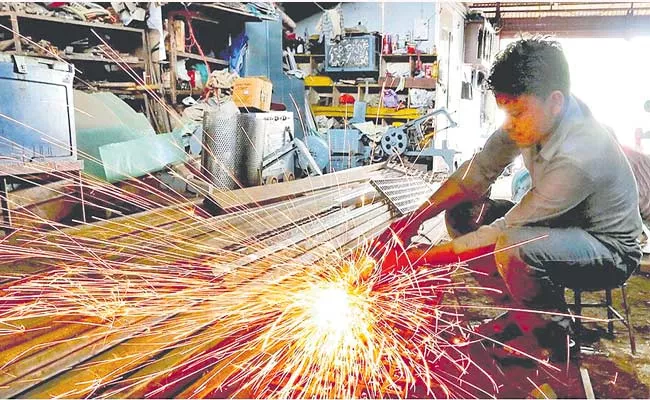 Indian Manufacture Sector Record Growth In October Says Survey - Sakshi