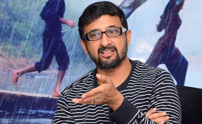 Director Teja Slaps Yong Hero Abhiram At Ahimsa Movie Shooting Time - Sakshi