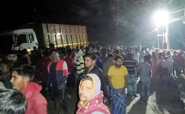 Bihar Vaishali Accident Truck Rams into Crowd Many Dead - Sakshi