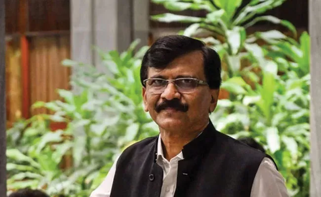 Amid Savarkar Row Sanjay Raut Praised Rahul Gandhi - Sakshi