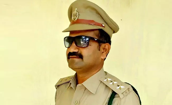 Bhadradri: Forest ranger killed In Guthikoyas attack - Sakshi