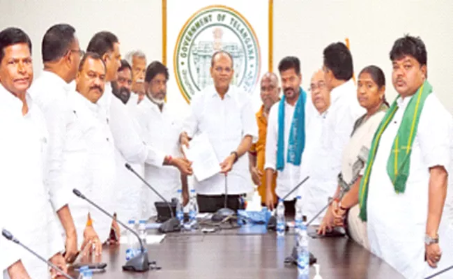 Congress Request To TS Chief Secretary On Problems Of Farmers - Sakshi