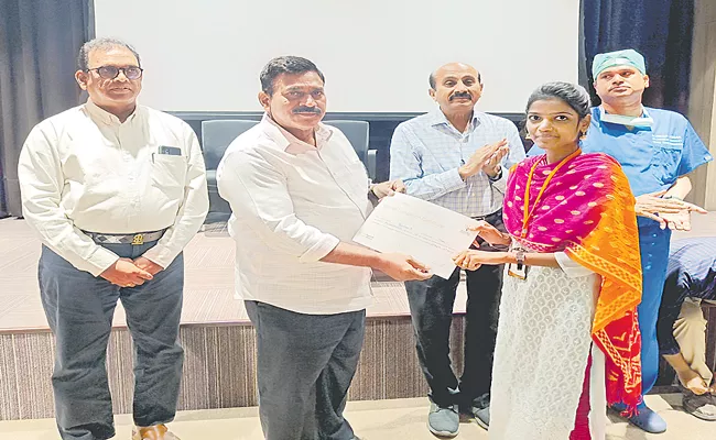 Sakshi Editor Vardhelli Murali At Certificate Distribution Program In Yashoda Hospital