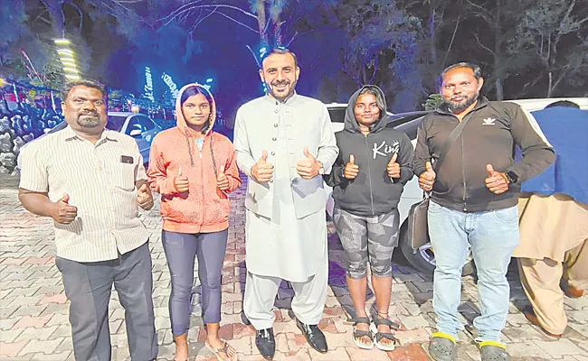 Viral Story: Hyderabad Man Receives Warm Welcome In Pakistan - Sakshi