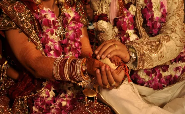 Mumbai is likely to see more than 1 lakh weddings in December, January - Sakshi