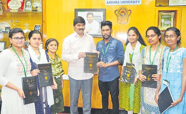 AU Pharmacy Students Research: Medicine In Neredu Leaves - Sakshi