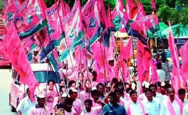 Cold War In TRS Leaders Of Mahabubabad District - Sakshi