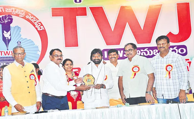 Telangana Minister Srinivas Goud Speaks About Journalists - Sakshi