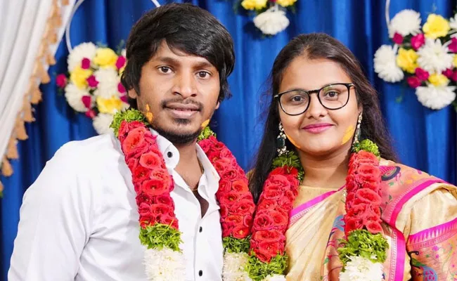 Patas Comedia Yadamma Raju Gets Engaged With Stella - Sakshi