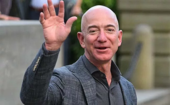  Amazon boss Jeff Bezos sued by exhousekeeper over racial bias long hours - Sakshi