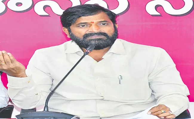 Telangana Minister Srinivas Goud About Geetha Karmikulu - Sakshi