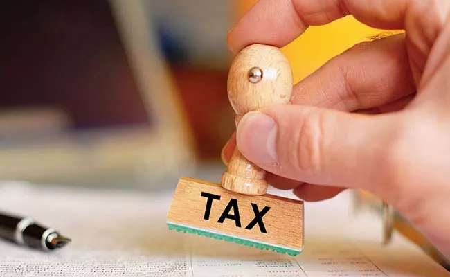 Moonlighting Can Have Tax Implications Warn Income Tax Authorities - Sakshi