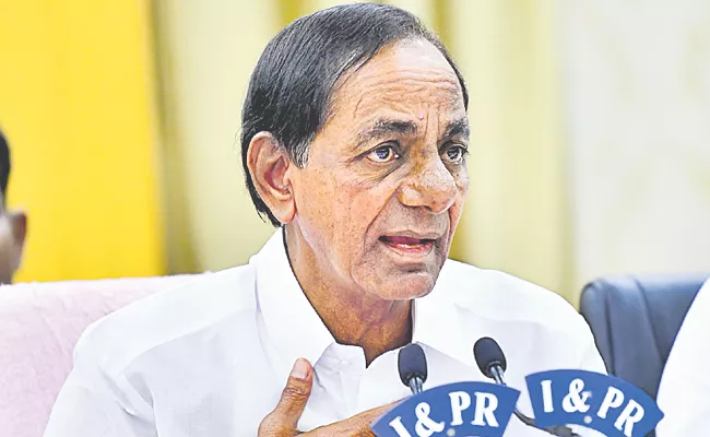 Telangana CM KCR Releases Video Conversation BJP Poaching - Sakshi