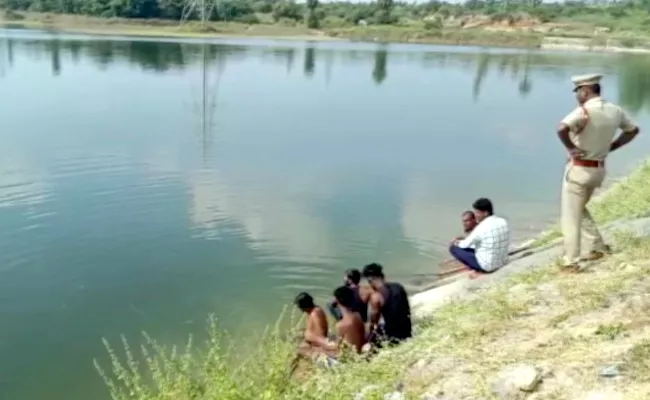 6 Youngsters Died After Drown In Lake Water At Jawahar Nagar - Sakshi