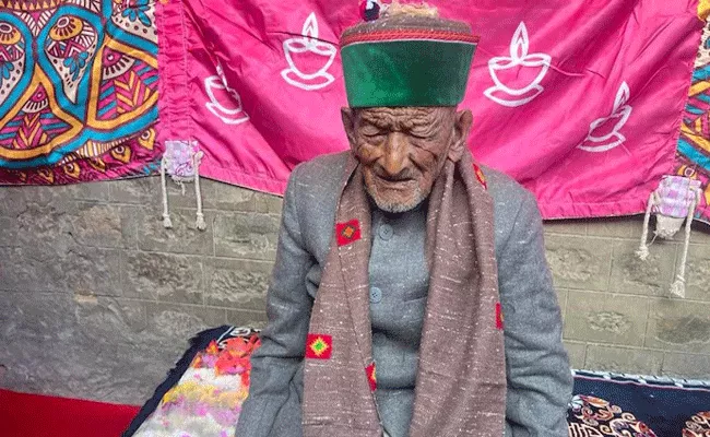 Independent India1st Voter Shyam Saran Negi Dies Voting In Himachal polls - Sakshi