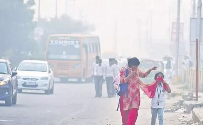 4 out of every 5 families in Delhi-NCR facing pollution-related ailments - Sakshi