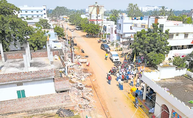 Not a single house has been demolished at Ippatam village - Sakshi