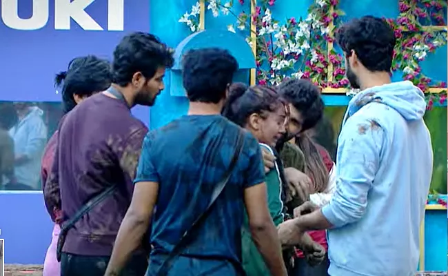 Bigg Boss 6 Telugu: Keerthi Gets Emotional During Captaincy Task - Sakshi