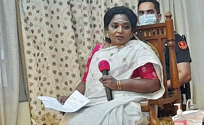 Governor Tamilisai Soundararajan Sensational Press Meet Against KCR Govt - Sakshi