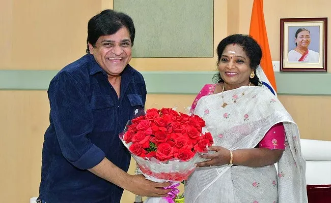 Ali Gives Invitation to Governor Tamilisai For Daughter Marriage - Sakshi