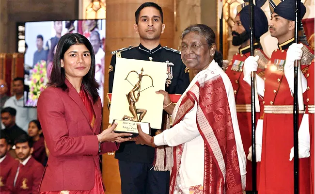 President Draupadi  Murmu Presents National Sports Awards 2022 Delhi - Sakshi