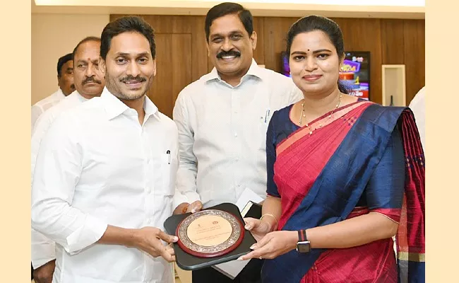 CM YS Jagan Congratulated officials of Medical and Health Department - Sakshi