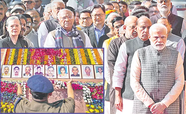 President And Vice President, And Leaders pay floral tributes to victims of 2001 Parliament attack - Sakshi