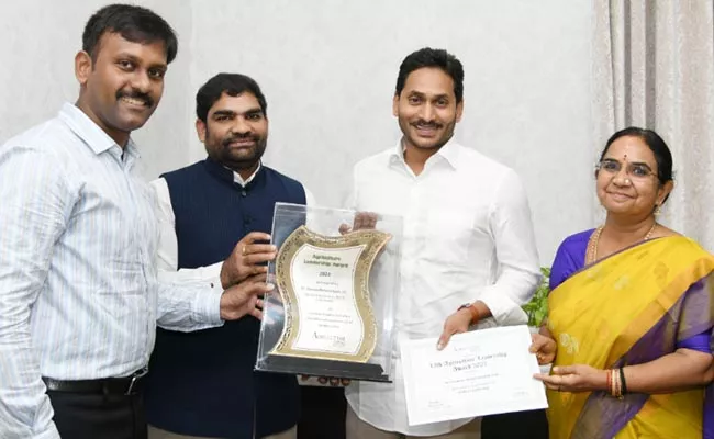 CM Jagan Congratulated Officials Of AP Agriculture Department - Sakshi