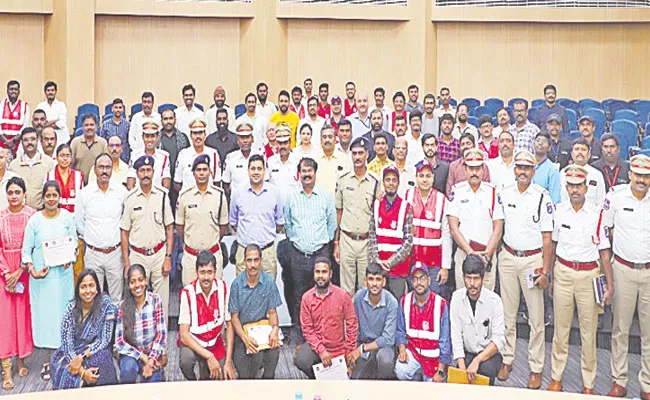 Hyderabad: How to Become Traffic Volunteer in Cyberabad - Sakshi