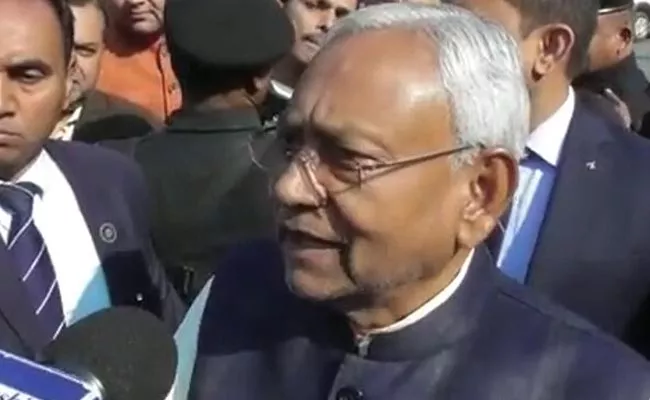 CM Nitish Kumar Says Those Who Drunk Liquor Will Obviously Die - Sakshi