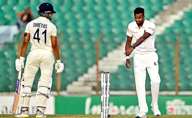 Shreyas Iyer misses out on hundred, gets out after battling 86 - Sakshi