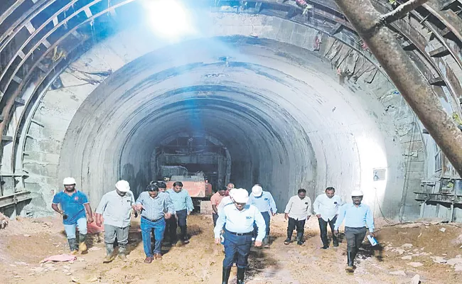 Second tunnel is ready at Avuku Reservoir Andhra Pradesh - Sakshi