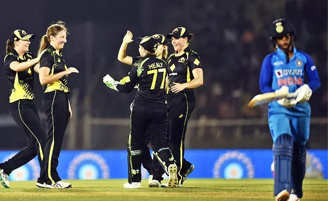 India Women Suffer 21 Run Defeat, Australia Women Lead 2 1 - Sakshi