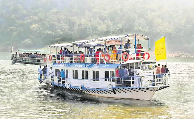 Papikondalu Boat trip during Christmas Sankranti Special packages - Sakshi