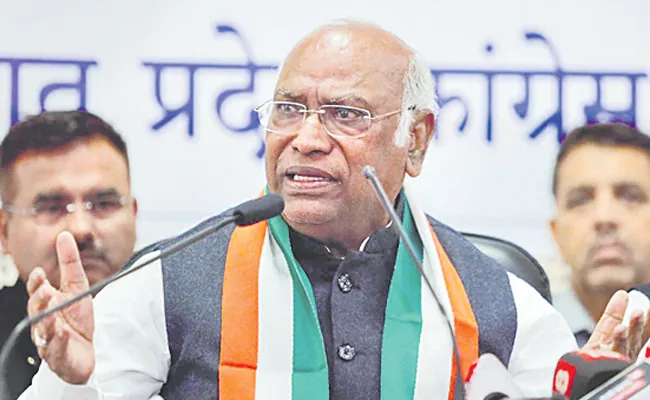 When will nation have China pe Charcha asks Congress chief Mallikarjun Kharge  - Sakshi