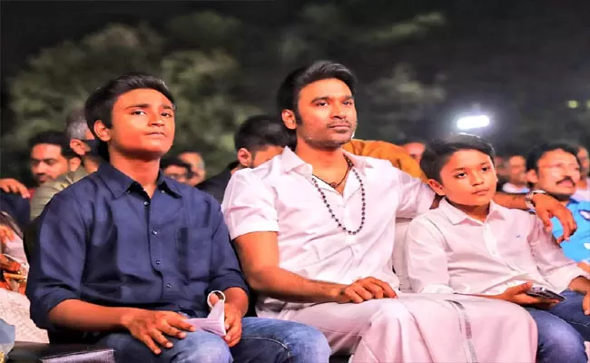 Dhanush Watches Avatar The Way Of Water With Sons Yatra And Linga - Sakshi