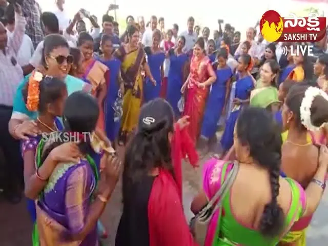 Ap Minister Rk Roja Dance With Traibals at Lambasingi