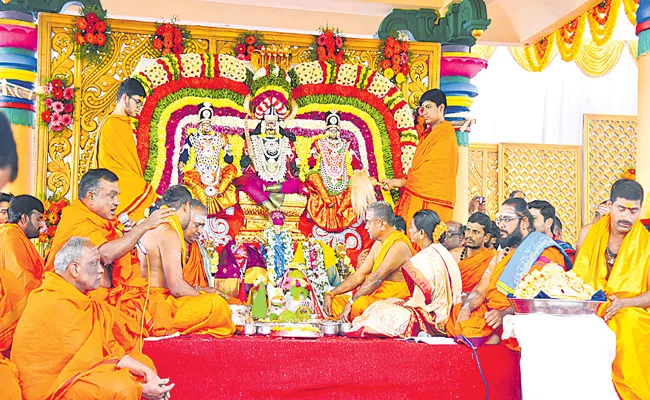 Komuravelli Mallanna Kalyanam Held With Glory In Siddipet - Sakshi