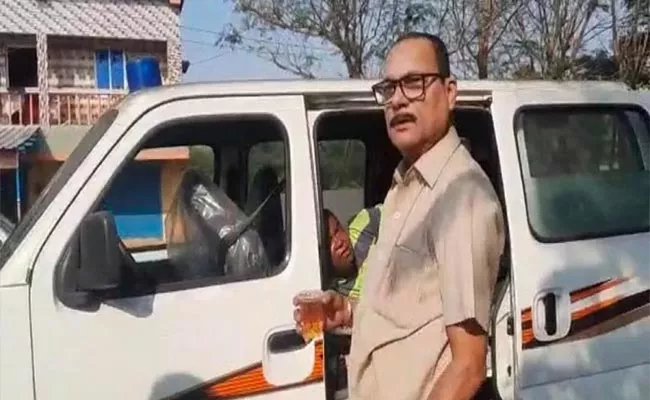 Ambulance Driver Consuming Alcohol Sharing Peg With Patient Odisha - Sakshi