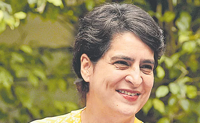 Telangana Congress Crisis Priyanka Gandhi To Meet Leaders - Sakshi