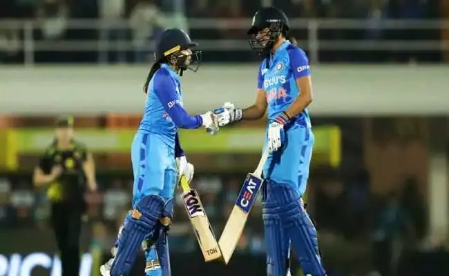 Australia Defeat India By 54 Runs, Win Series 4 1 - Sakshi