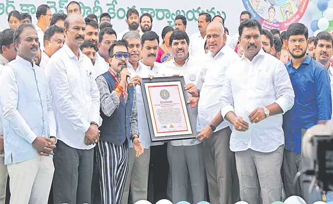 Record number of blood donation registrations for CM Jagan birthday - Sakshi